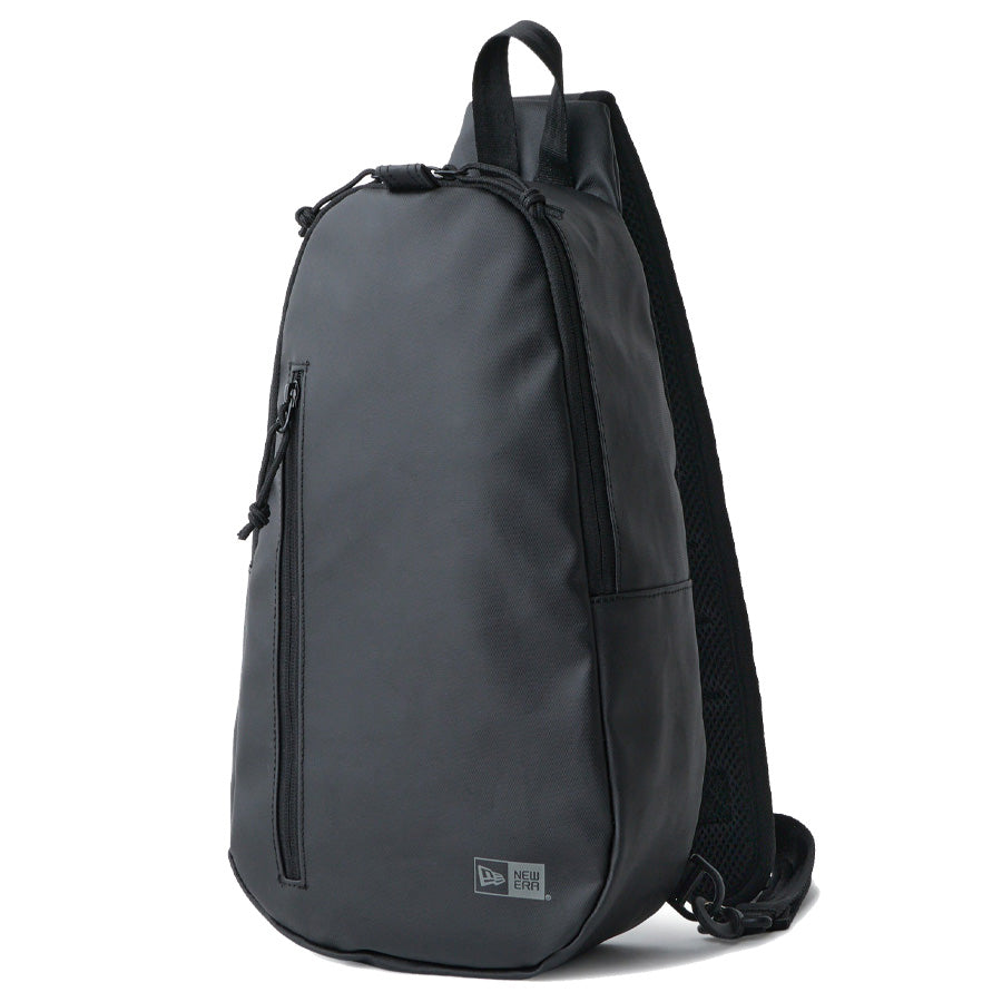 ニューエラ NEW ERA BAG ボディバッグ 8L ブラックTPU 右斜め