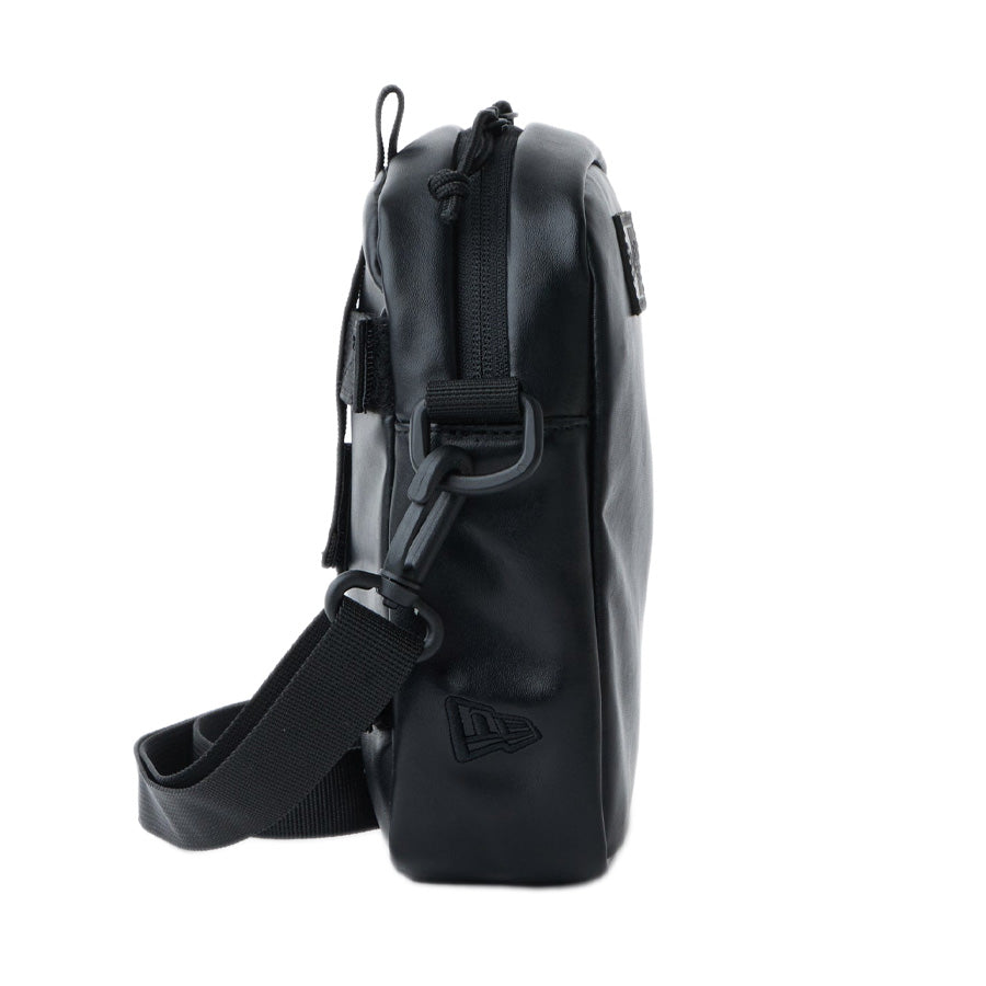 ニューエラ NEW ERA ショルダーポーチ 1.7L シンセティックレザー ブラック 14750857 サイド