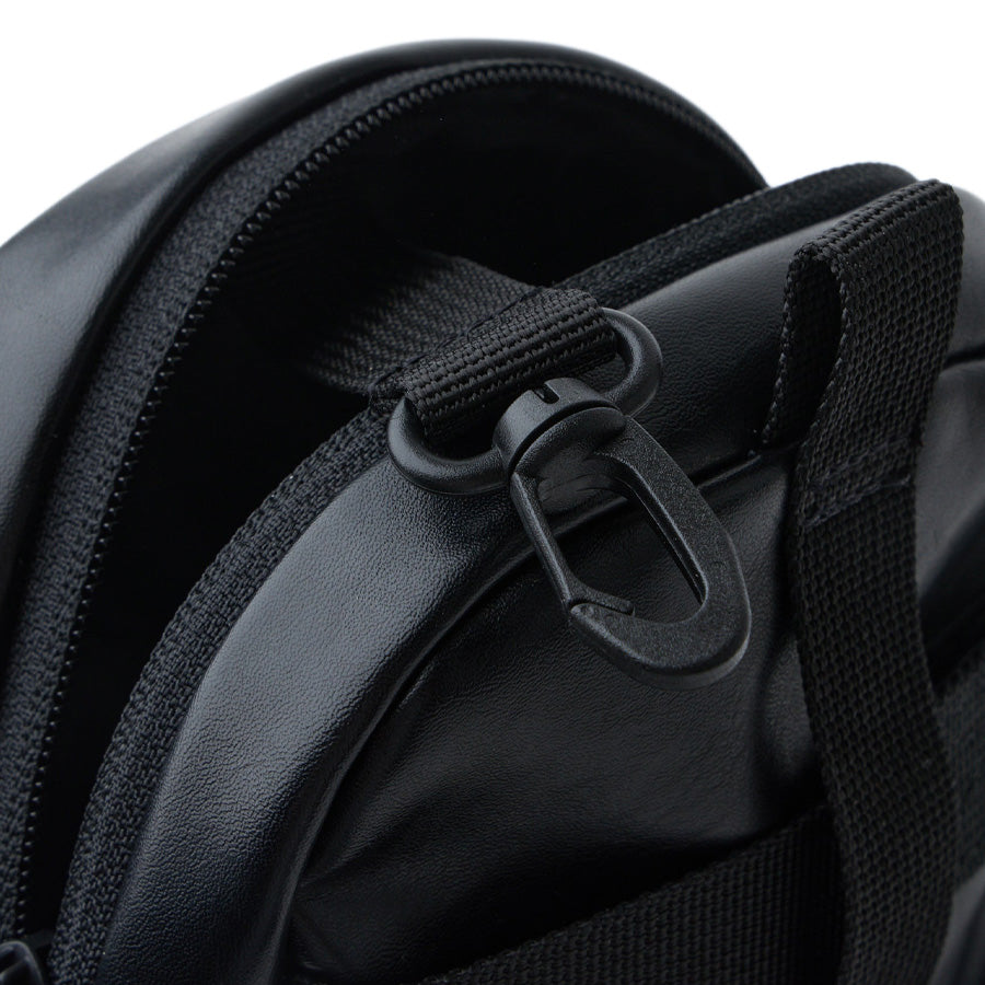 ニューエラ NEW ERA ショルダーポーチ 1.7L シンセティックレザー ブラック 14750857 キーフック