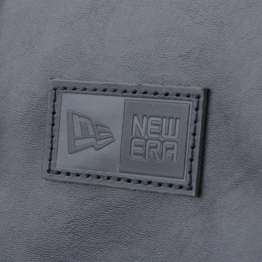 new era ニューエラ ネックポーチ 0.3L シンセティックレザー ブラック 14750877 ロゴ